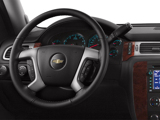 2014 Chevrolet Suburban 1500 LT photo 3