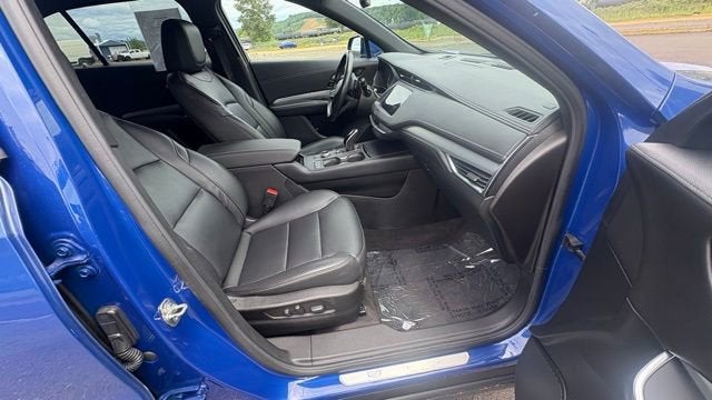 2022 Cadillac XT4 Premium Luxury