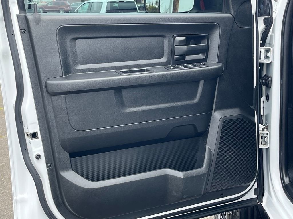 2020 RAM 3500 Tradesman Crew Cab 4x4 6'4" Box