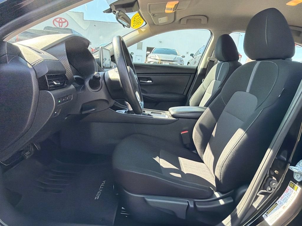 2023 Nissan Sentra SV Xtronic CVT