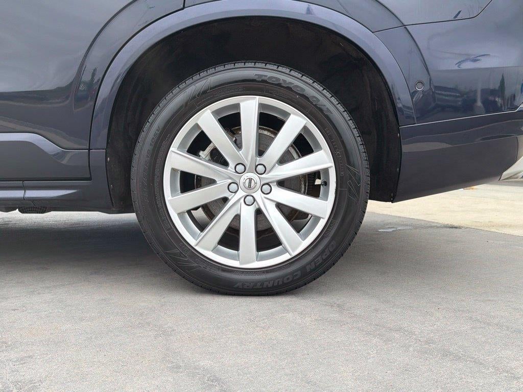 2017 Volvo XC90 T6 Momentum