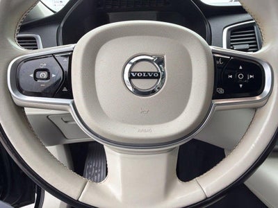 2017 Volvo XC90 T6 Momentum