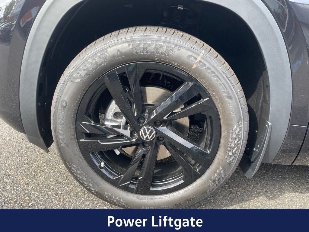 2026 Volkswagen Atlas Cross Sport SEL R-Line Black