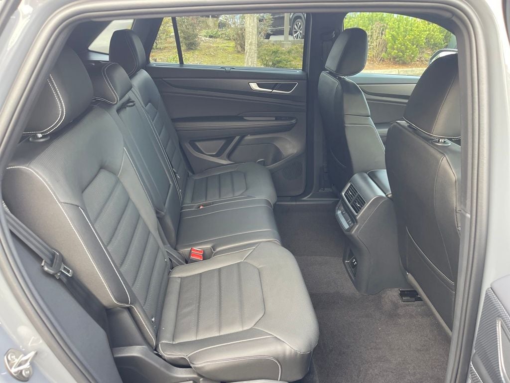 2026 Volkswagen Atlas Cross Sport 2.0T SEL R-Line Black