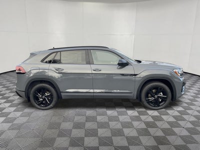 2026 Volkswagen Atlas Cross Sport 2.0T SEL R-Line Black
