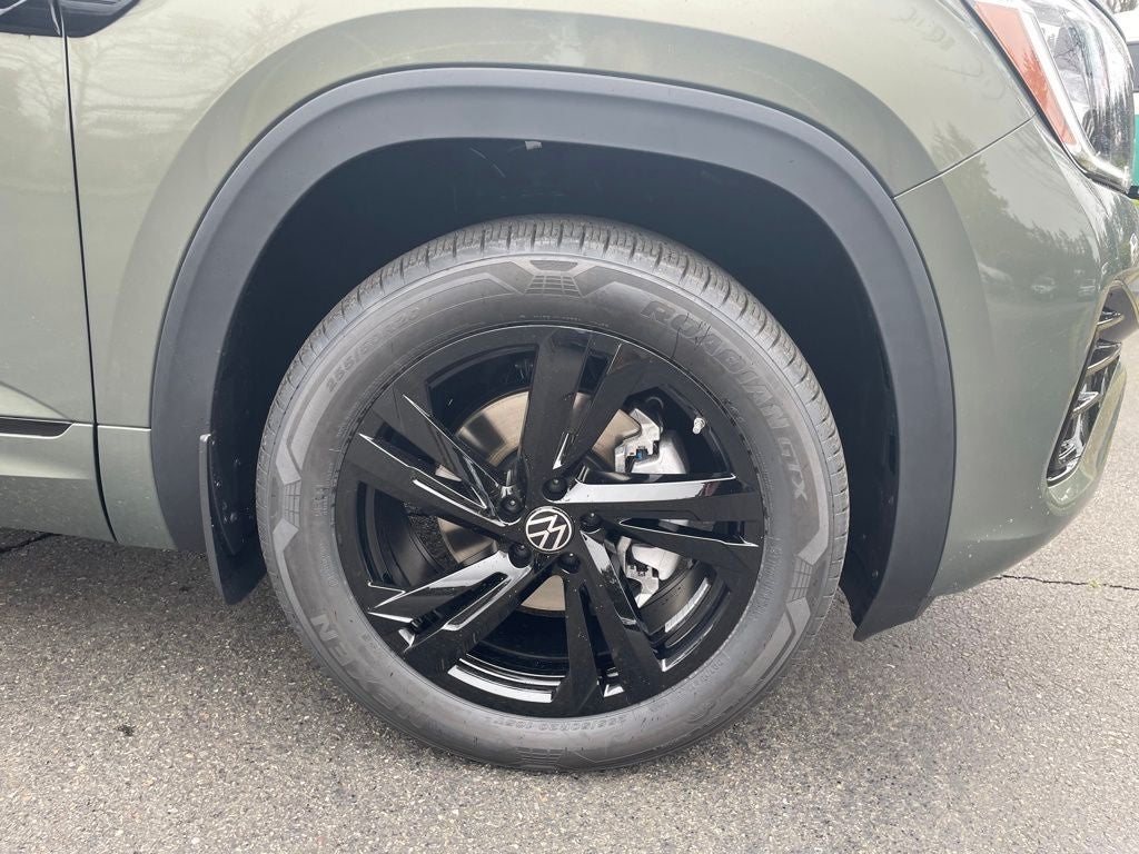 2026 Volkswagen Atlas Cross Sport 2.0T SEL R-Line Black