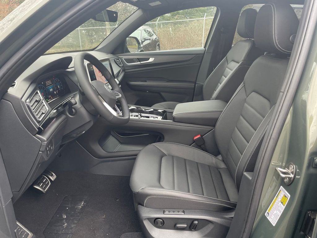 2026 Volkswagen Atlas Cross Sport 2.0T SEL R-Line Black