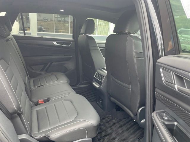 2026 Volkswagen Atlas Cross Sport 2.0T SEL R-Line Black
