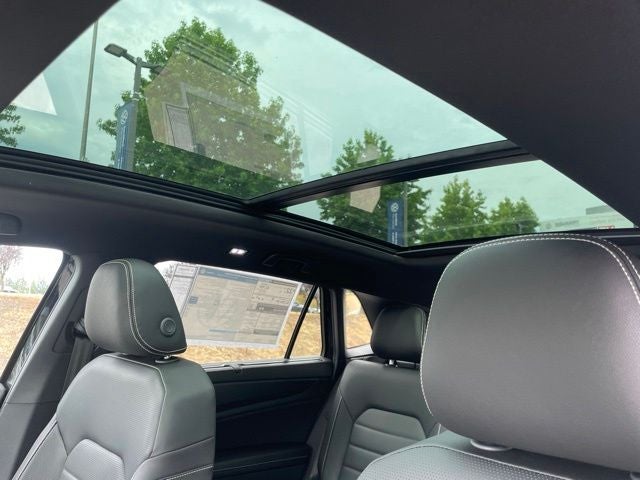 2026 Volkswagen Atlas Cross Sport 2.0T SEL R-Line Black
