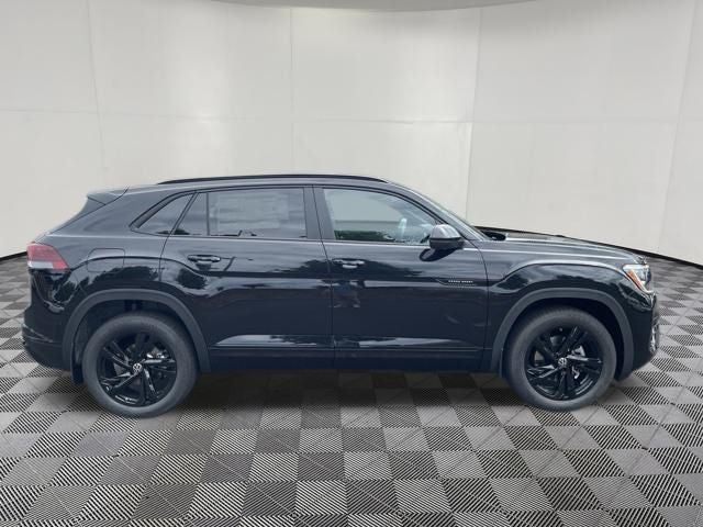 2026 Volkswagen Atlas Cross Sport 2.0T SEL R-Line Black