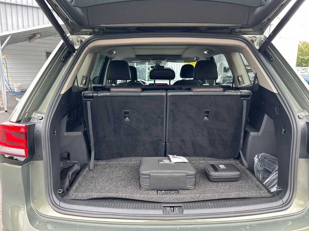 2024 Volkswagen Atlas 2.0T Peak Edition SE w/Technology