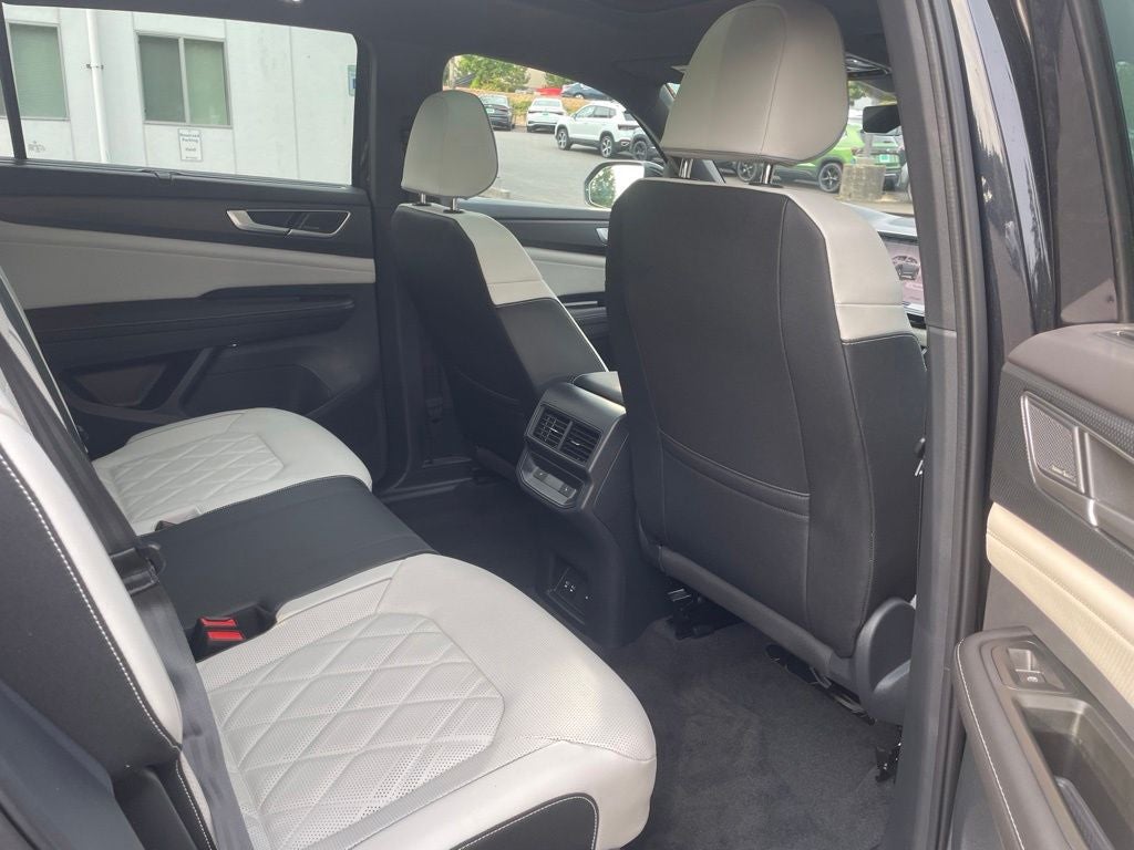 2026 Volkswagen Atlas Cross Sport 2.0T SEL Premium R-Line