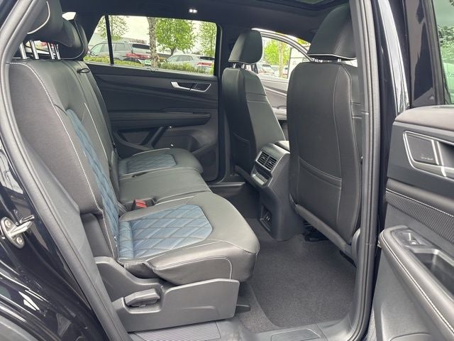 2025 Volkswagen Atlas Cross Sport 2.0T SEL Premium R-Line