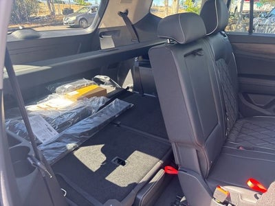 2025 Volkswagen Atlas 2.0T SEL Premium R-Line