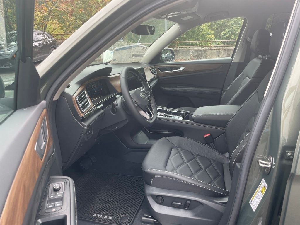 2026 Volkswagen Atlas SE w/Technology