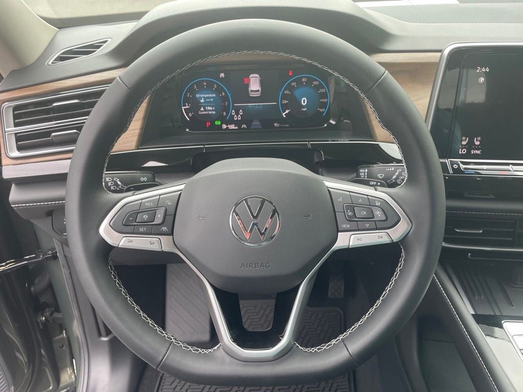 2026 Volkswagen Atlas SE w/Technology
