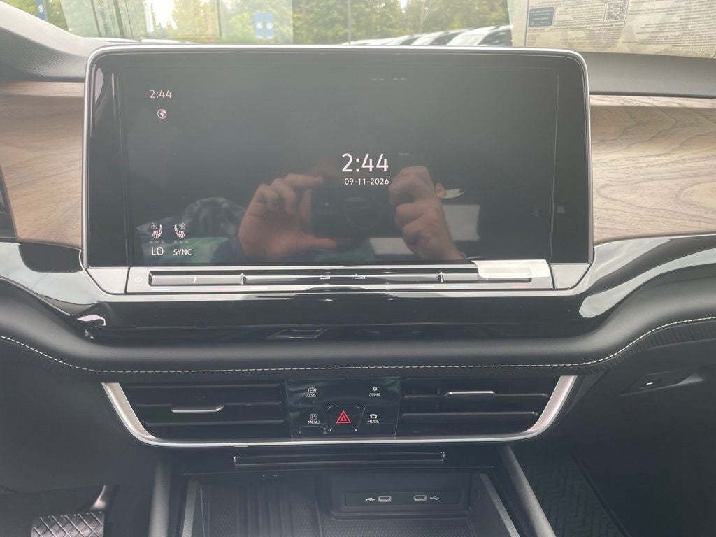 2026 Volkswagen Atlas SE w/Technology