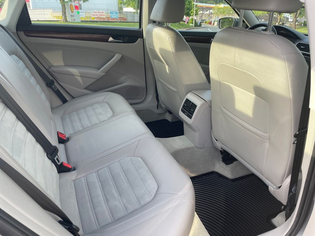 2013 Volkswagen Passat TDI SEL Premium