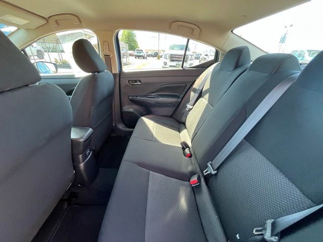 2021 Nissan Versa 1.6 SR