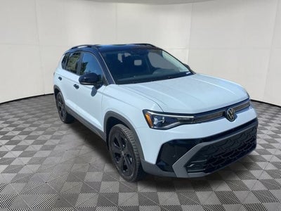 2025 Volkswagen Taos 1.5T SE Black