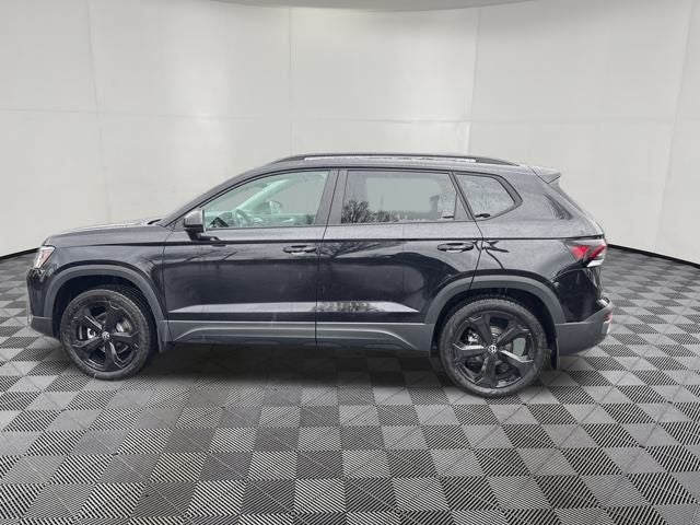 2025 Volkswagen Taos 1.5T SE Black