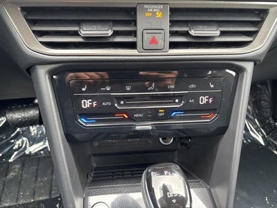 2025 Volkswagen Taos 1.5T SE Black