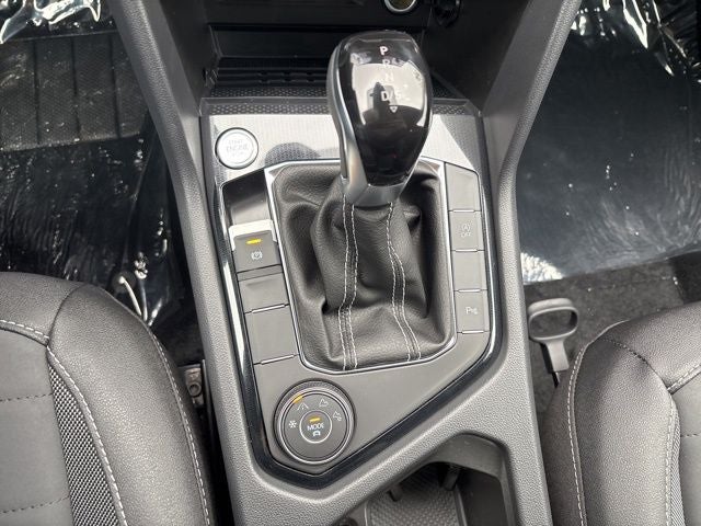 2025 Volkswagen Taos 1.5T SE Black