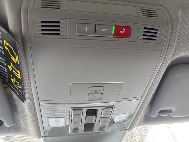 2025 Volkswagen Taos 1.5T SE Black