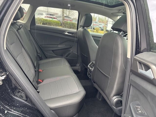 2025 Volkswagen Taos 1.5T SE Black