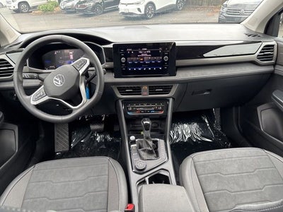 2025 Volkswagen Taos 1.5T SE Black