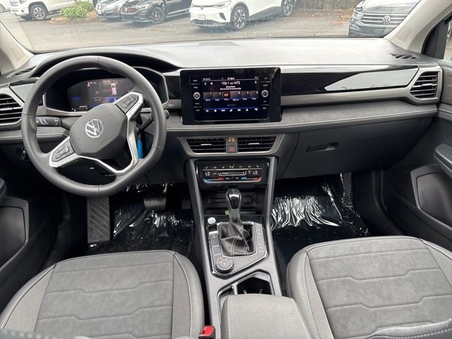 2025 Volkswagen Taos 1.5T SE Black