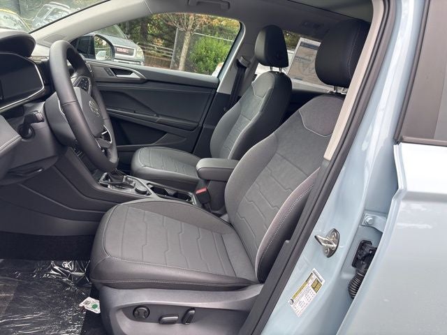 2025 Volkswagen Taos 1.5T SE Black