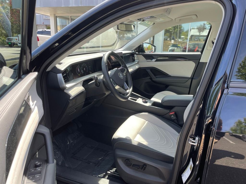 2025 Volkswagen Tiguan 2.0T SE