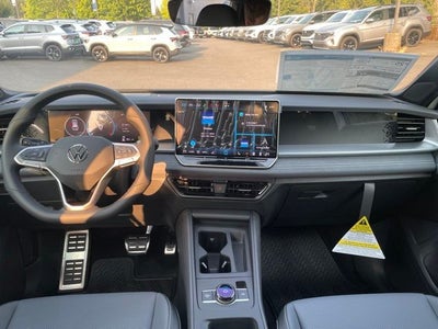 2026 Volkswagen Tiguan 2.0T SE R-Line Black