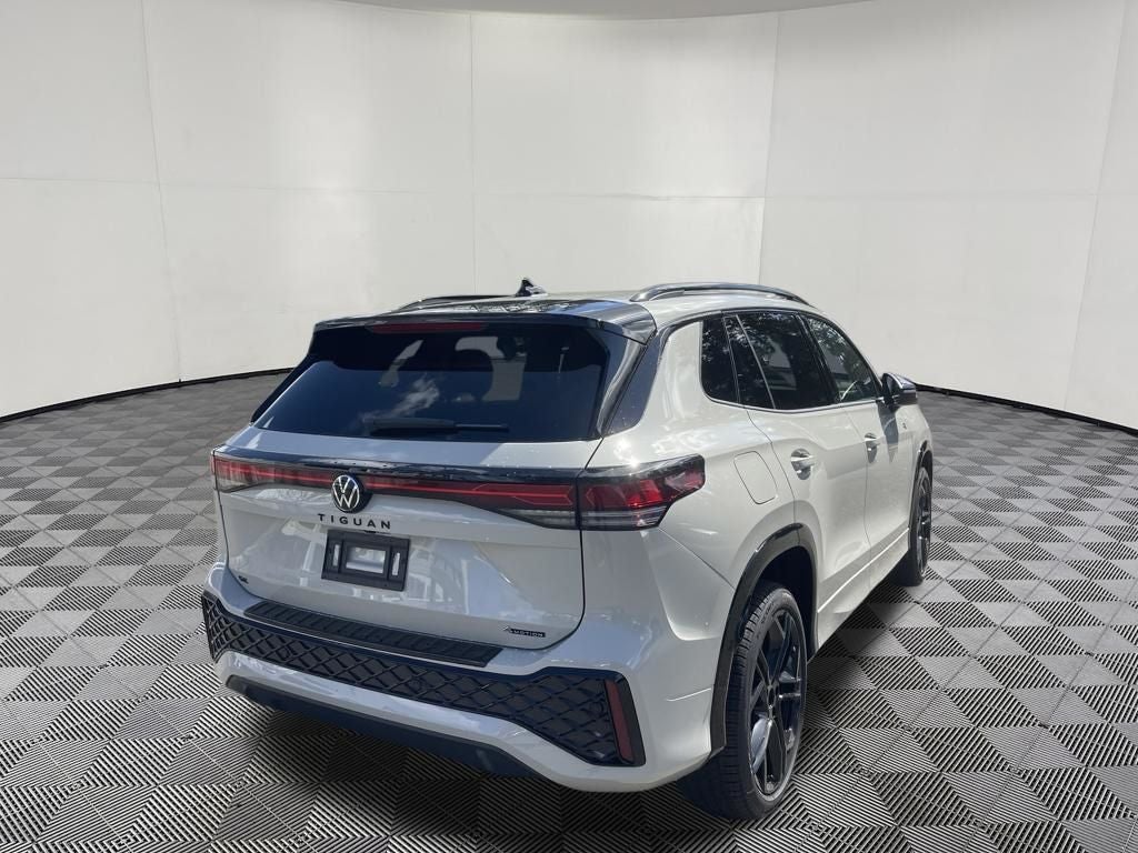 2026 Volkswagen Tiguan 2.0T SE R-Line Black