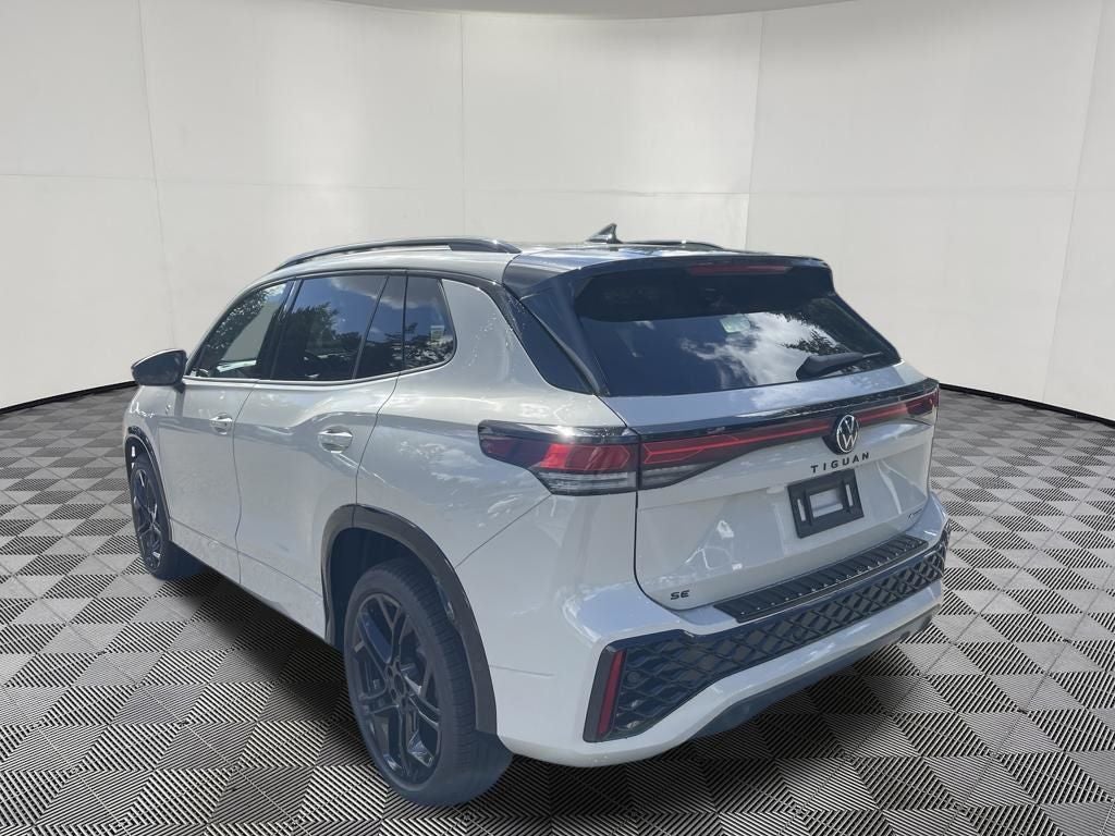 2026 Volkswagen Tiguan 2.0T SE R-Line Black