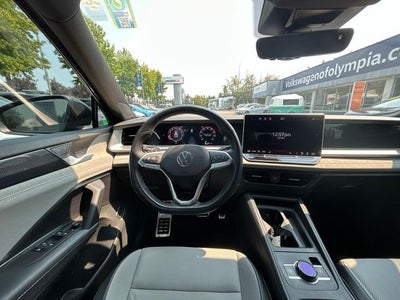2025 Volkswagen Tiguan 2.0T SE R-Line Black