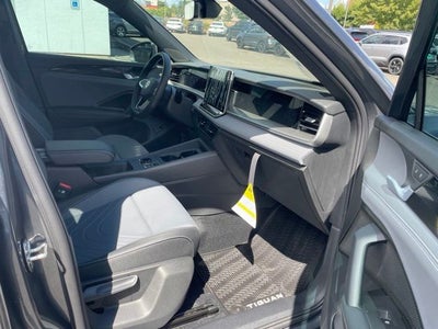 2026 Volkswagen Tiguan 2.0T SE R-Line Black