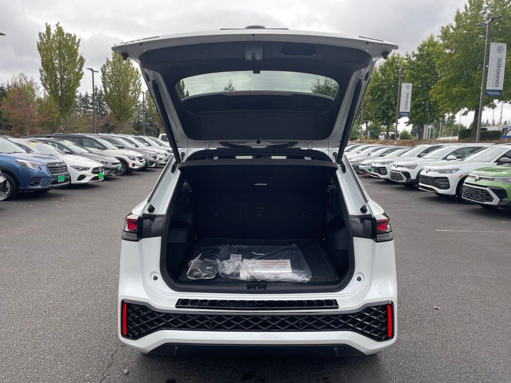 2026 Volkswagen Tiguan 2.0T SEL R-Line