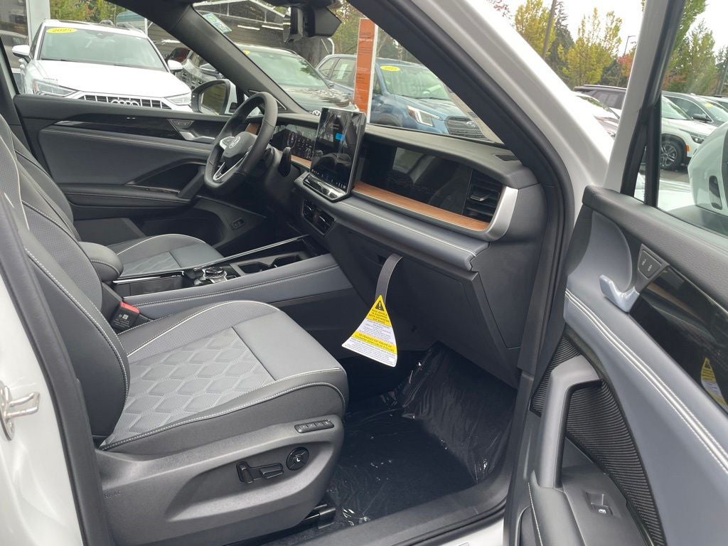 2026 Volkswagen Tiguan 2.0T SEL R-Line