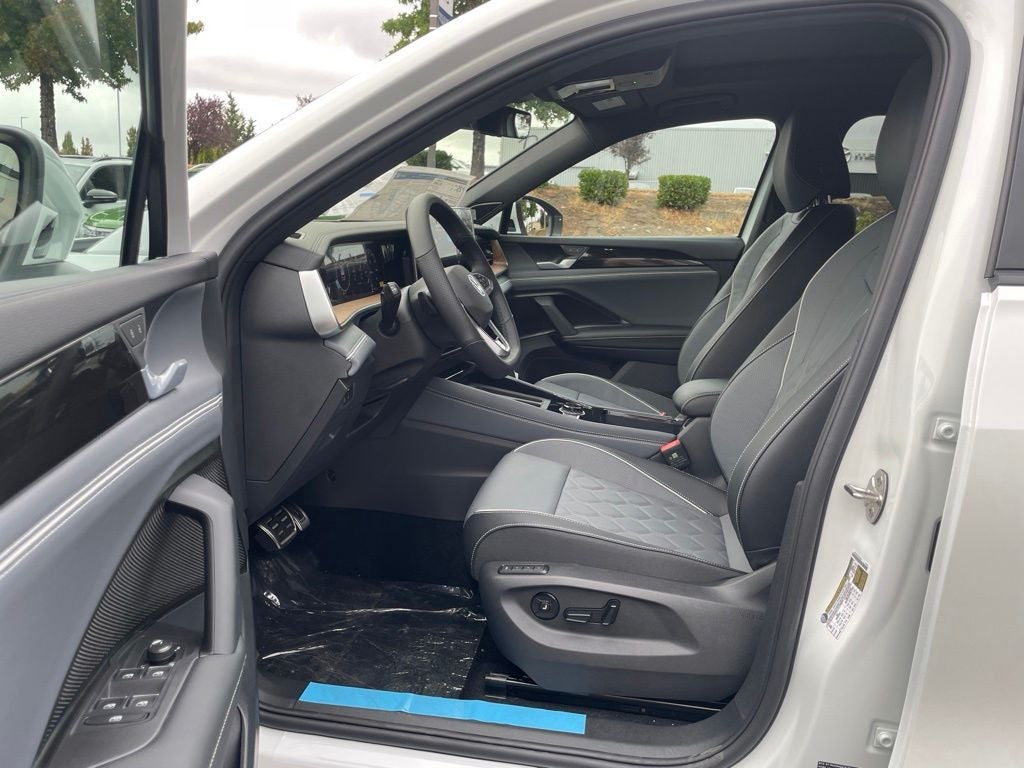 2026 Volkswagen Tiguan 2.0T SEL R-Line