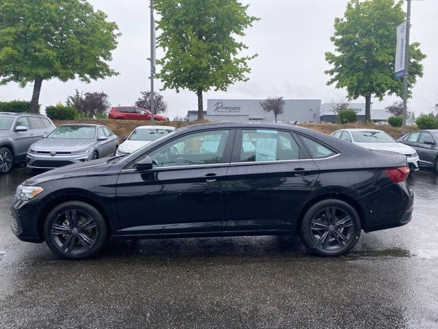 3VW7M7BU8RM018717