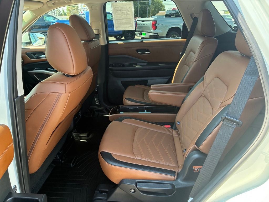 2024 Nissan Pathfinder Platinum