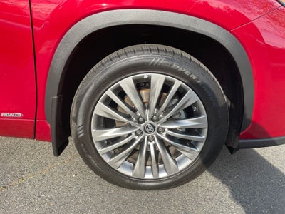 2022 Toyota Highlander Hybrid Platinum
