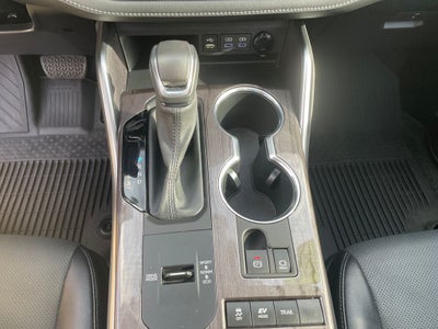 2022 Toyota Highlander Hybrid Platinum