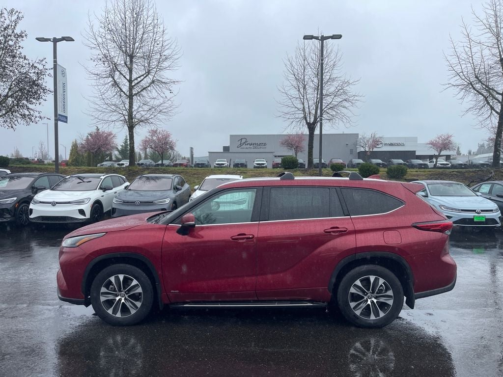 2022 Toyota Highlander Hybrid XLE