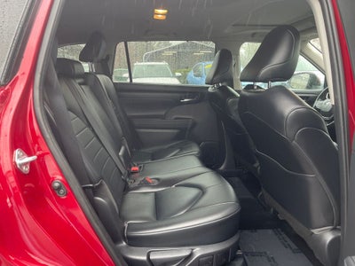 2022 Toyota Highlander Hybrid XLE