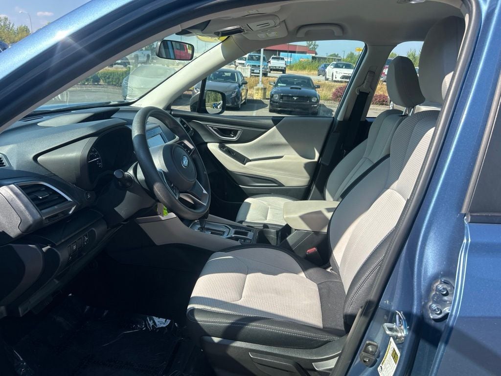 2023 Subaru Forester Base