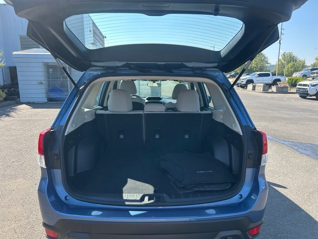 2023 Subaru Forester Base