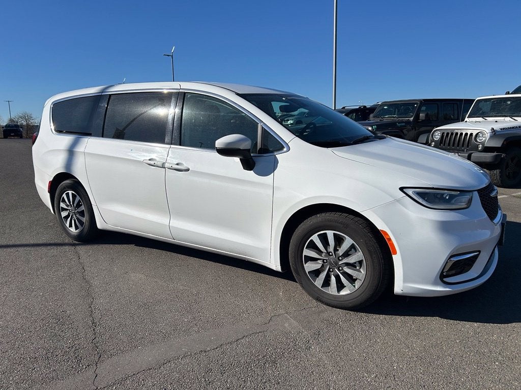 2023 Chrysler Pacifica Hybrid Touring L